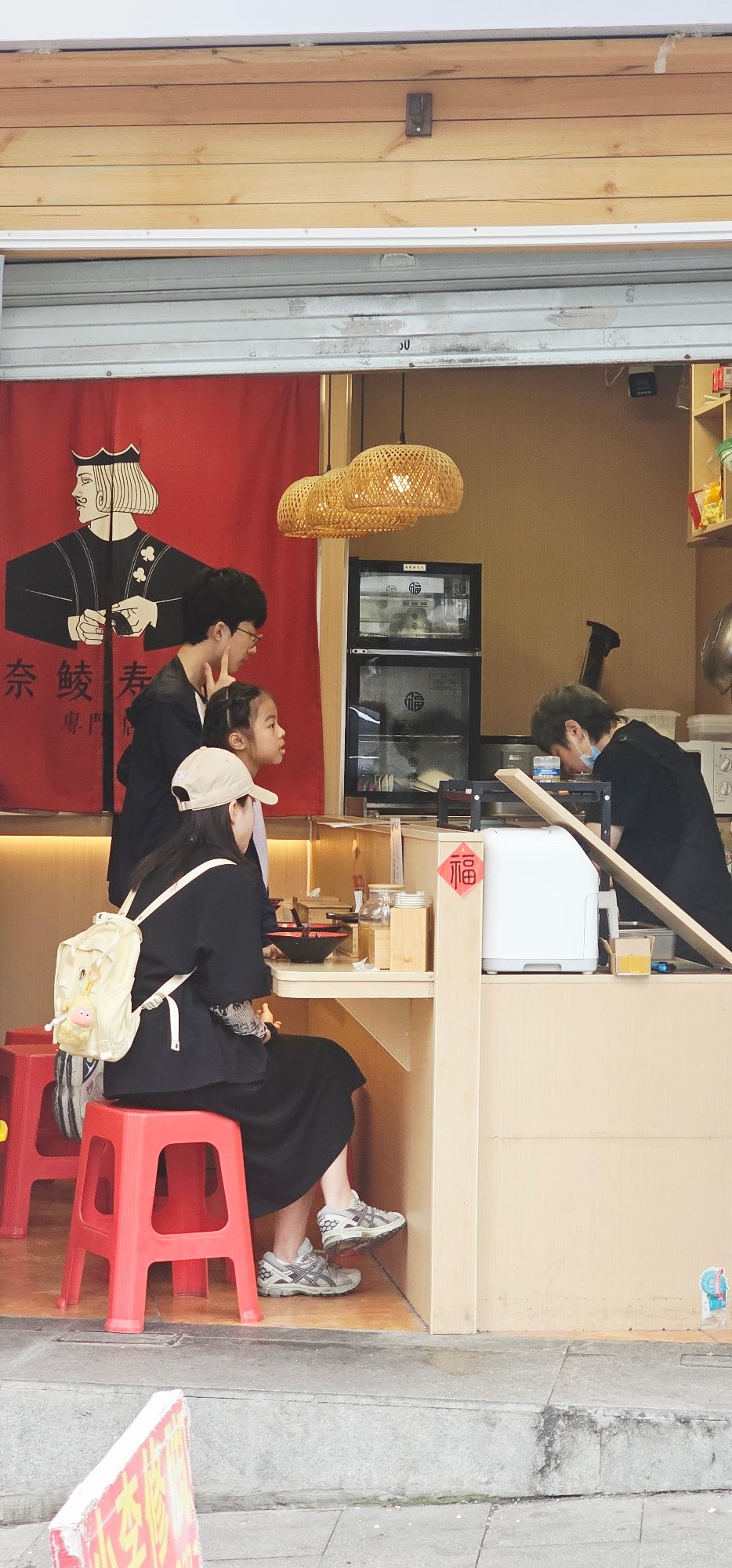 Morning street life documented in Chongqing's Jiulongpo District