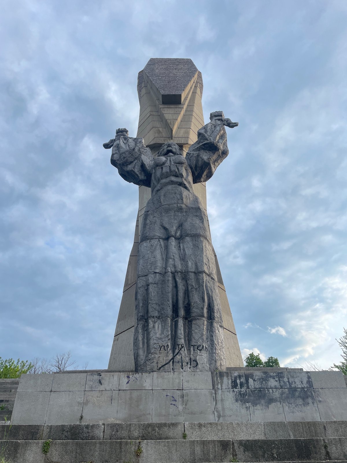 Military monuments and MiG-21 display documented in Stara Zagora