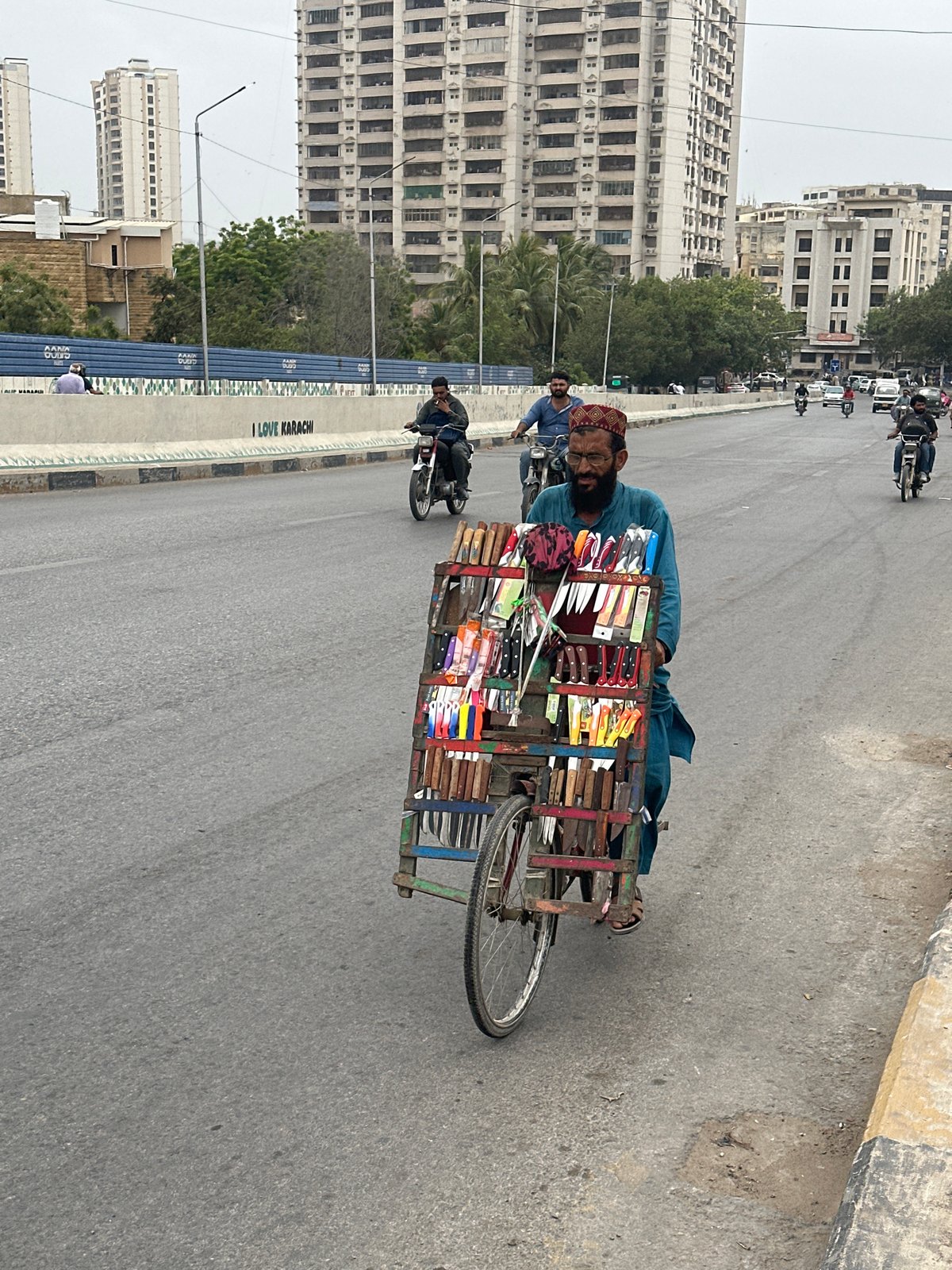 Mobile knife cart rolling through the streets of Karachi