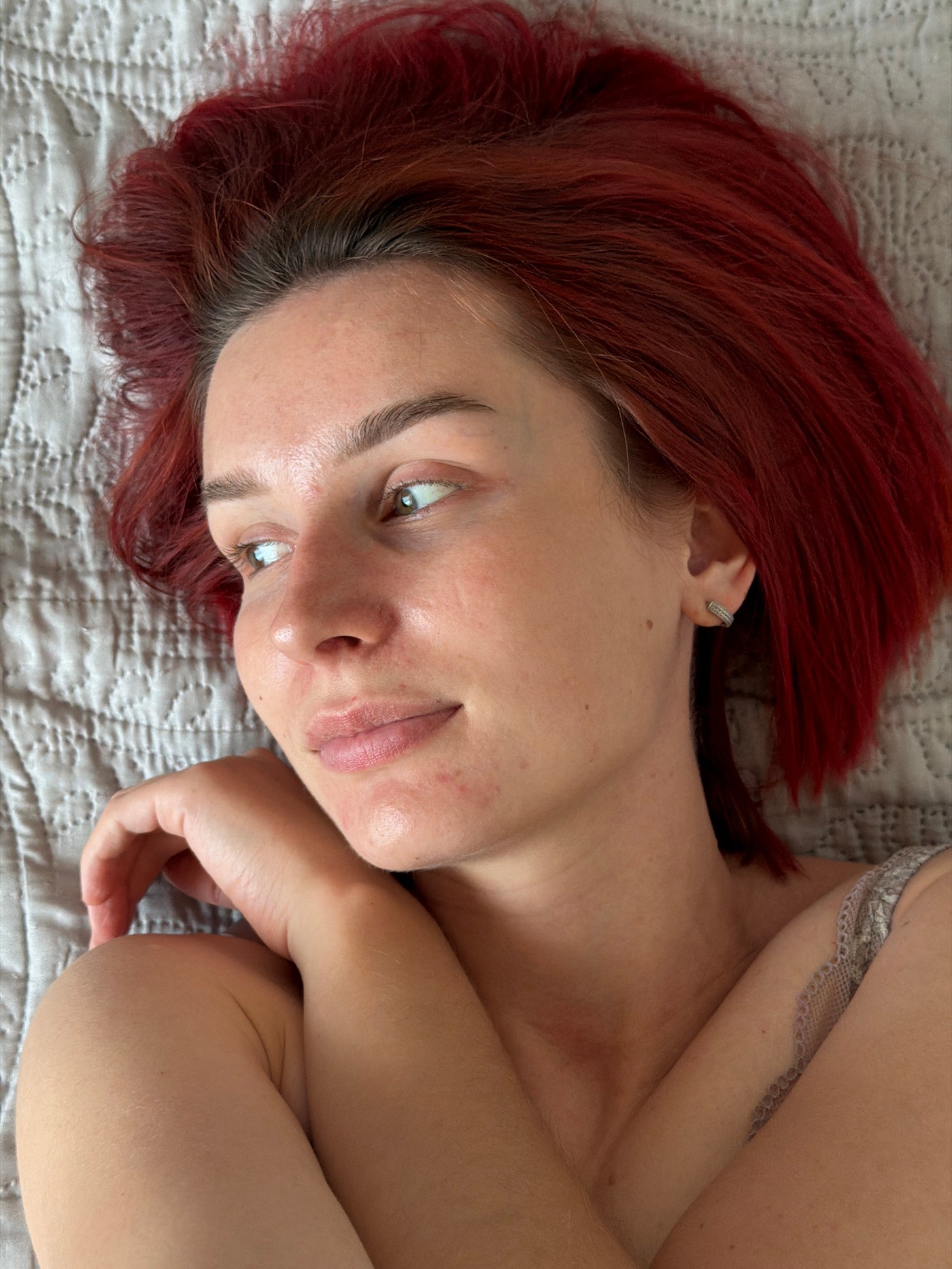 Woman with red hair observed resting in Chaikovsky, Russia