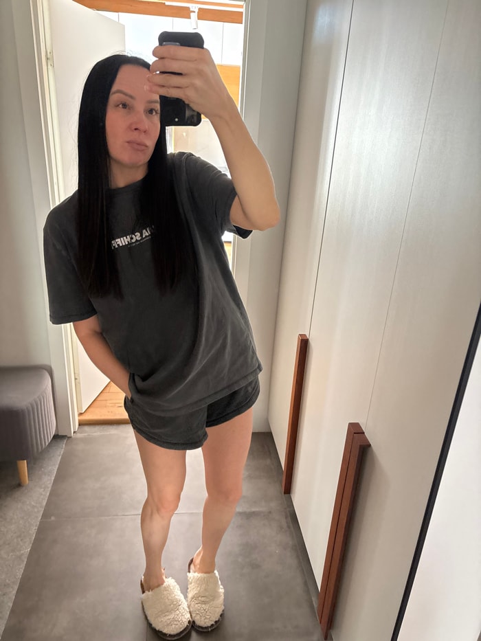 Woman documents morning fashion choices in Russian city selfies