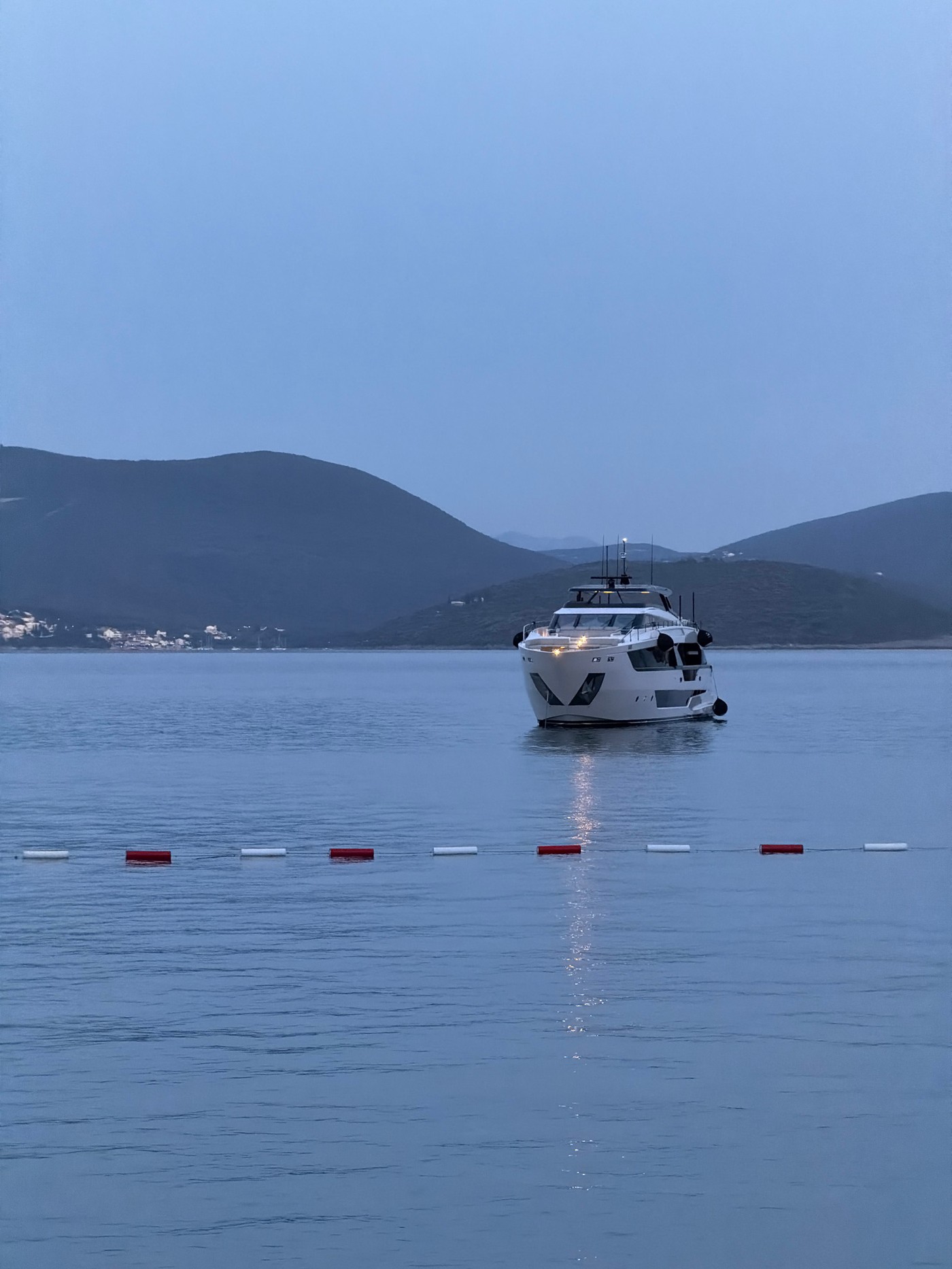 Yacht anchored near buoyed area in Glavaticici waters