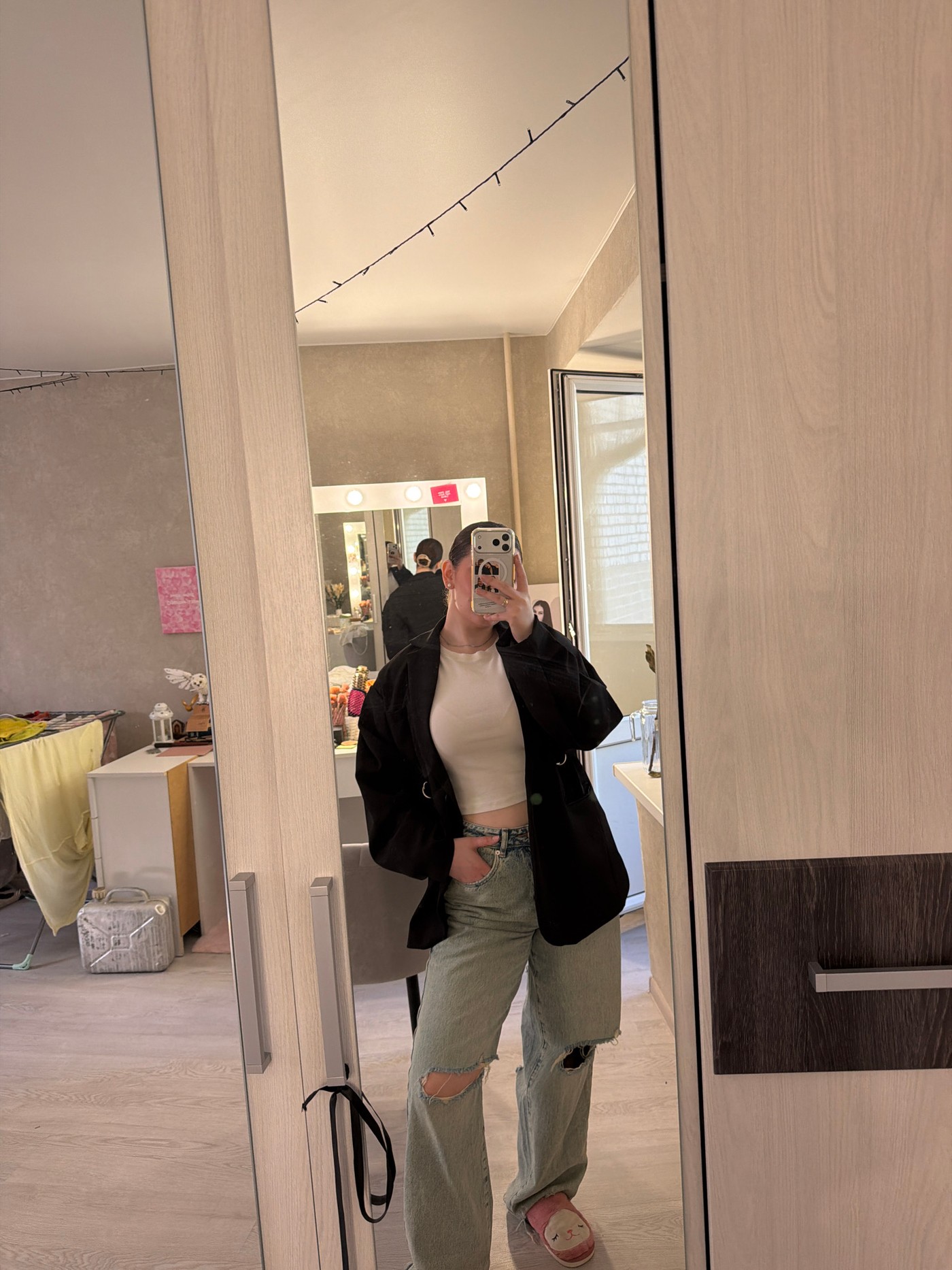 Woman takes early morning selfies at Chaikovsky residence
