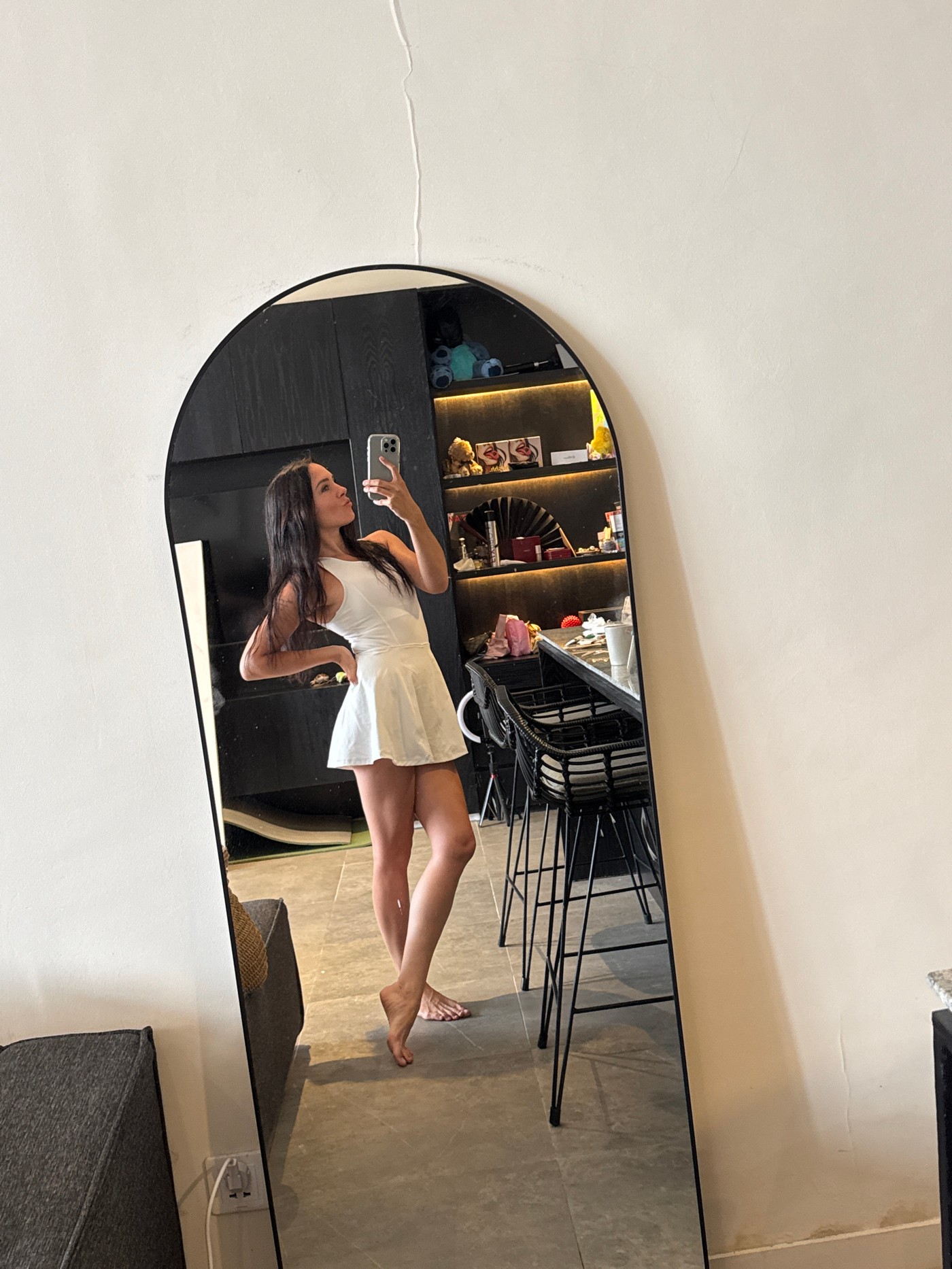 Mirror selfie session and apartment life in North Kuta