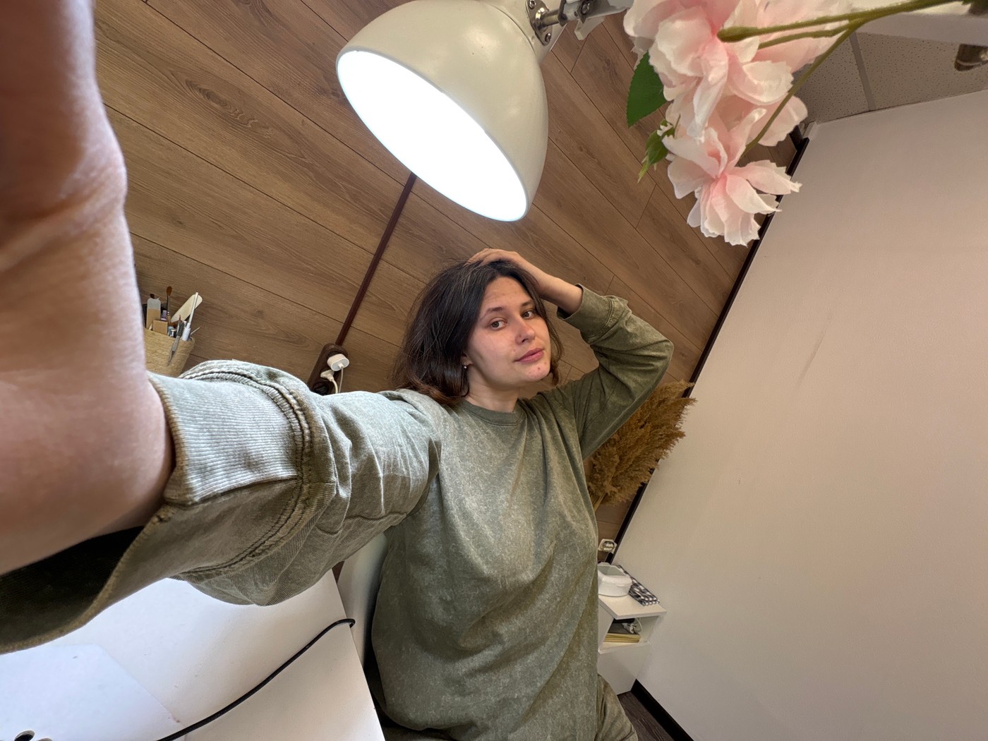 Morning moments documented in Chaikovsky: indoor rest, car selfie