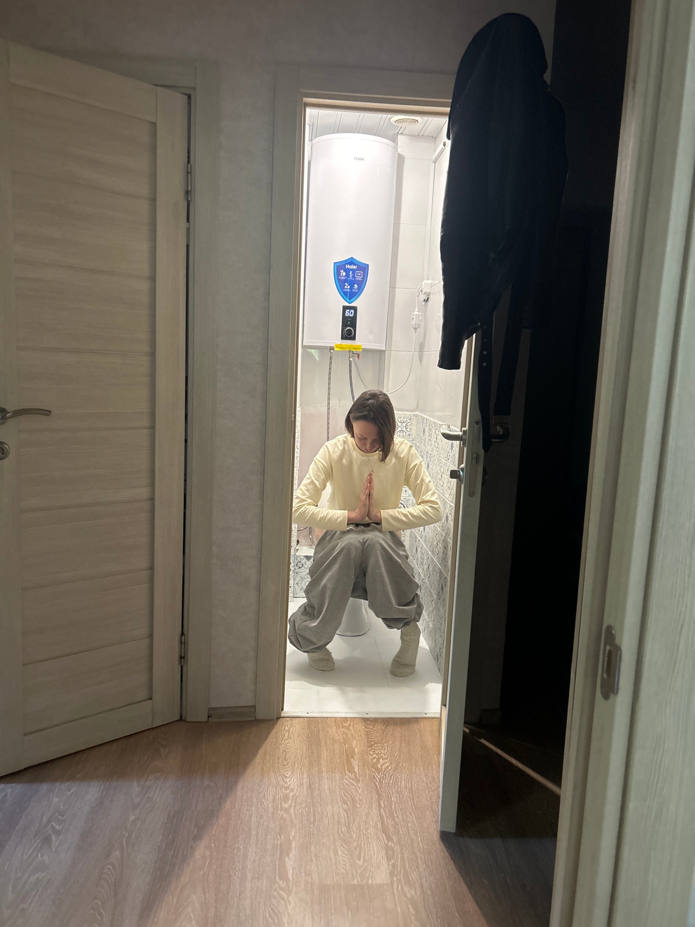 Lazy afternoon at home in Khimki: cooking, selfies, and a dog