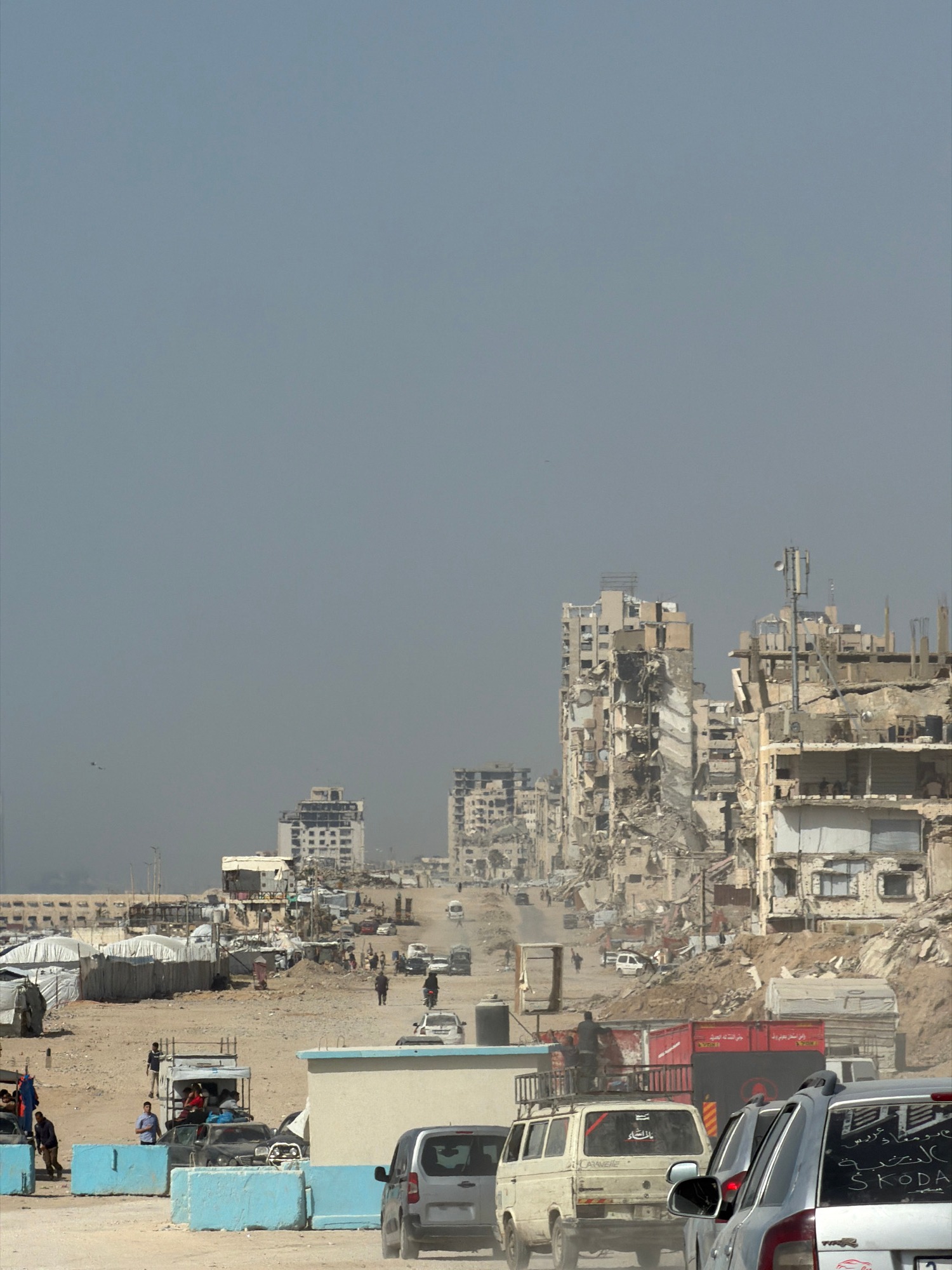City Under Siege: A Landscape of Rubble and Resilience