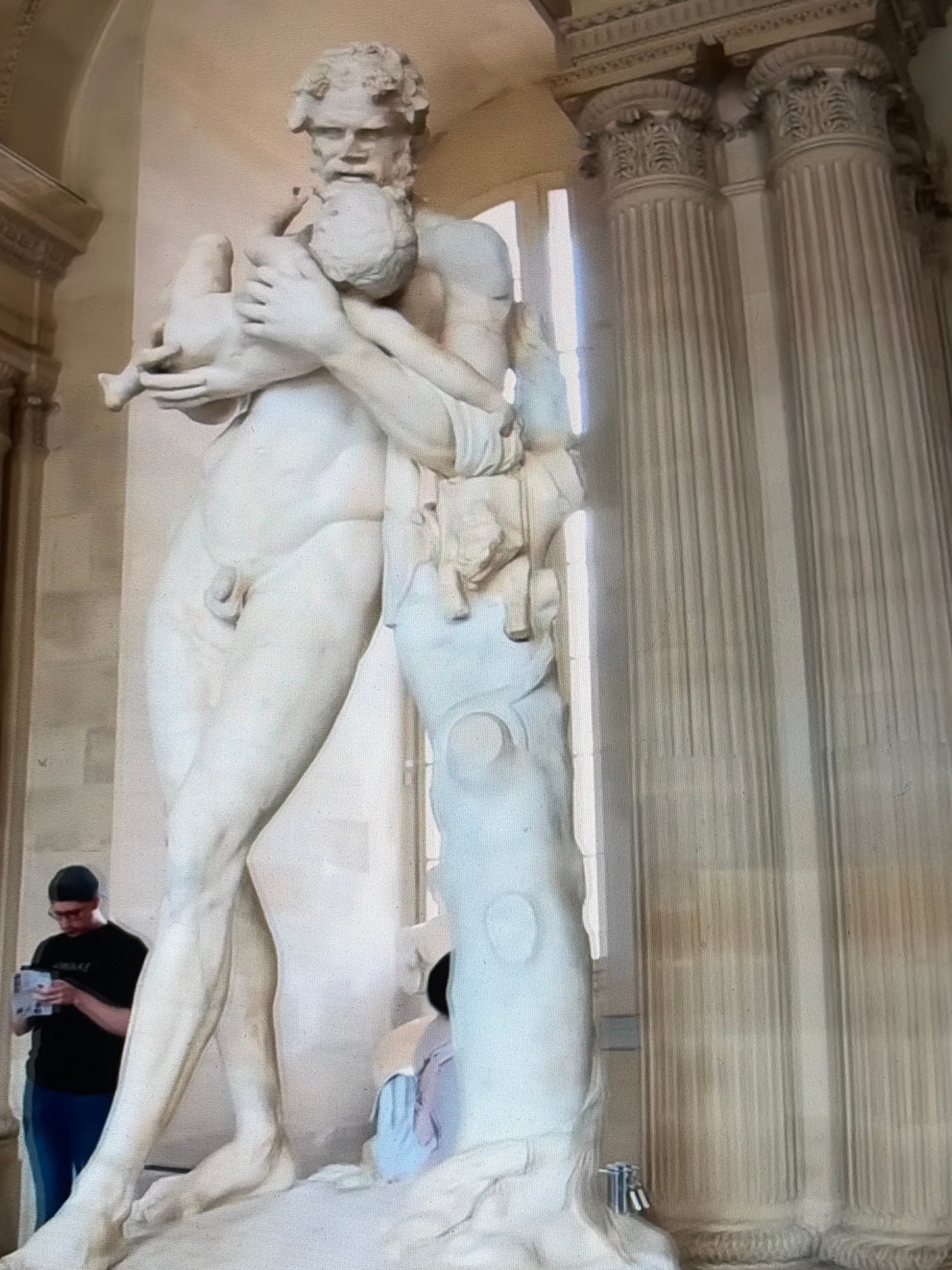 The Quiet Grandeur of Classical Galleries and Sculpted Masterpieces