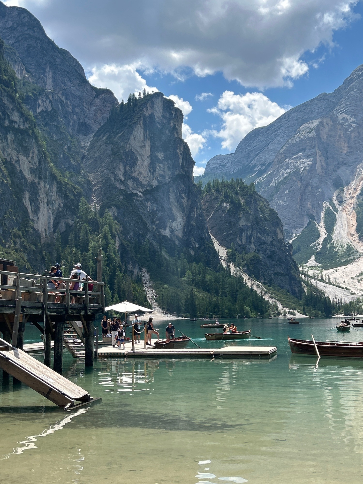 The Quiet Splendor of High-Altitude Alpine Lakes
