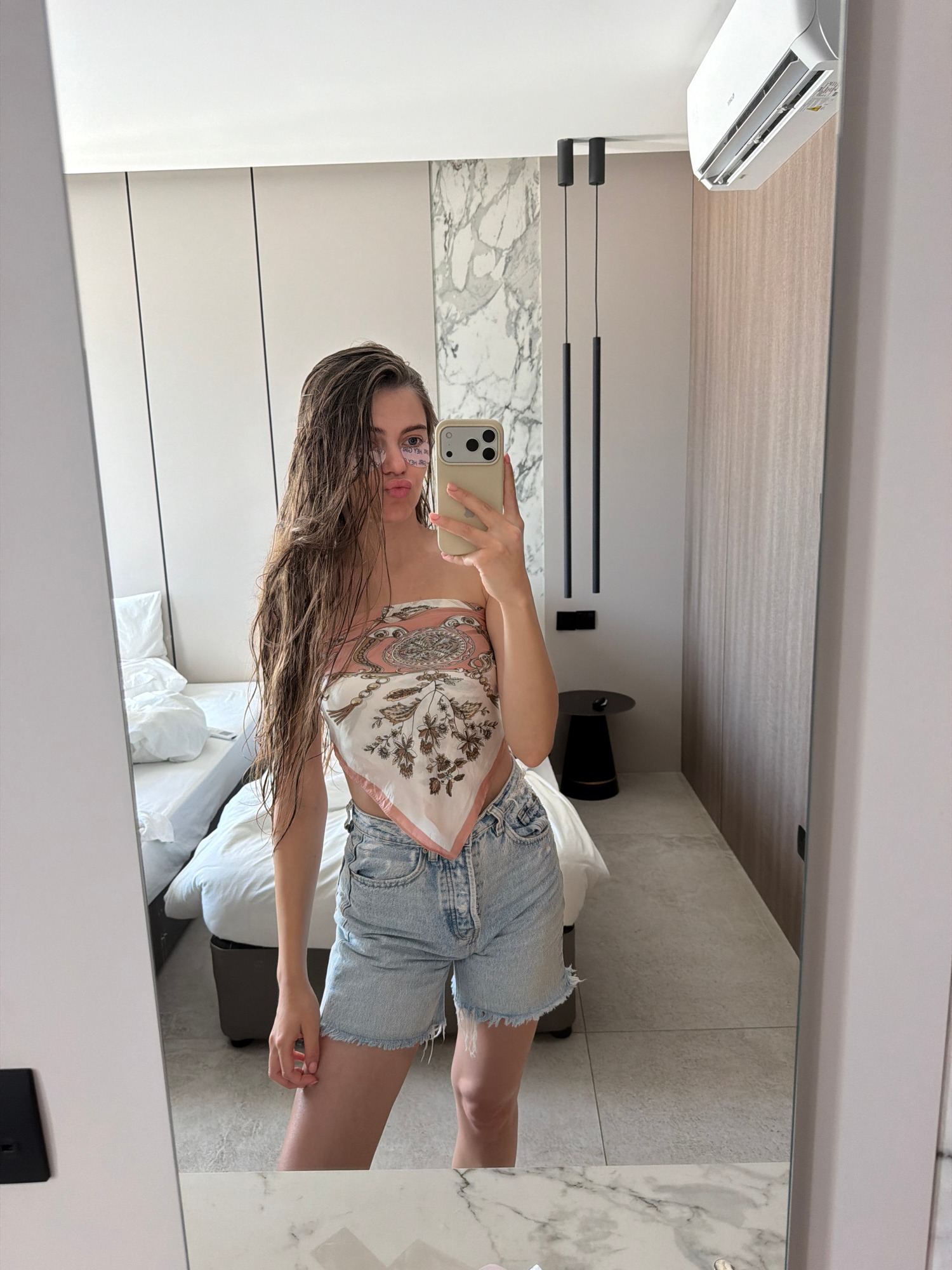 Travel morning: hotel checkout, seaside streets, and some shopping