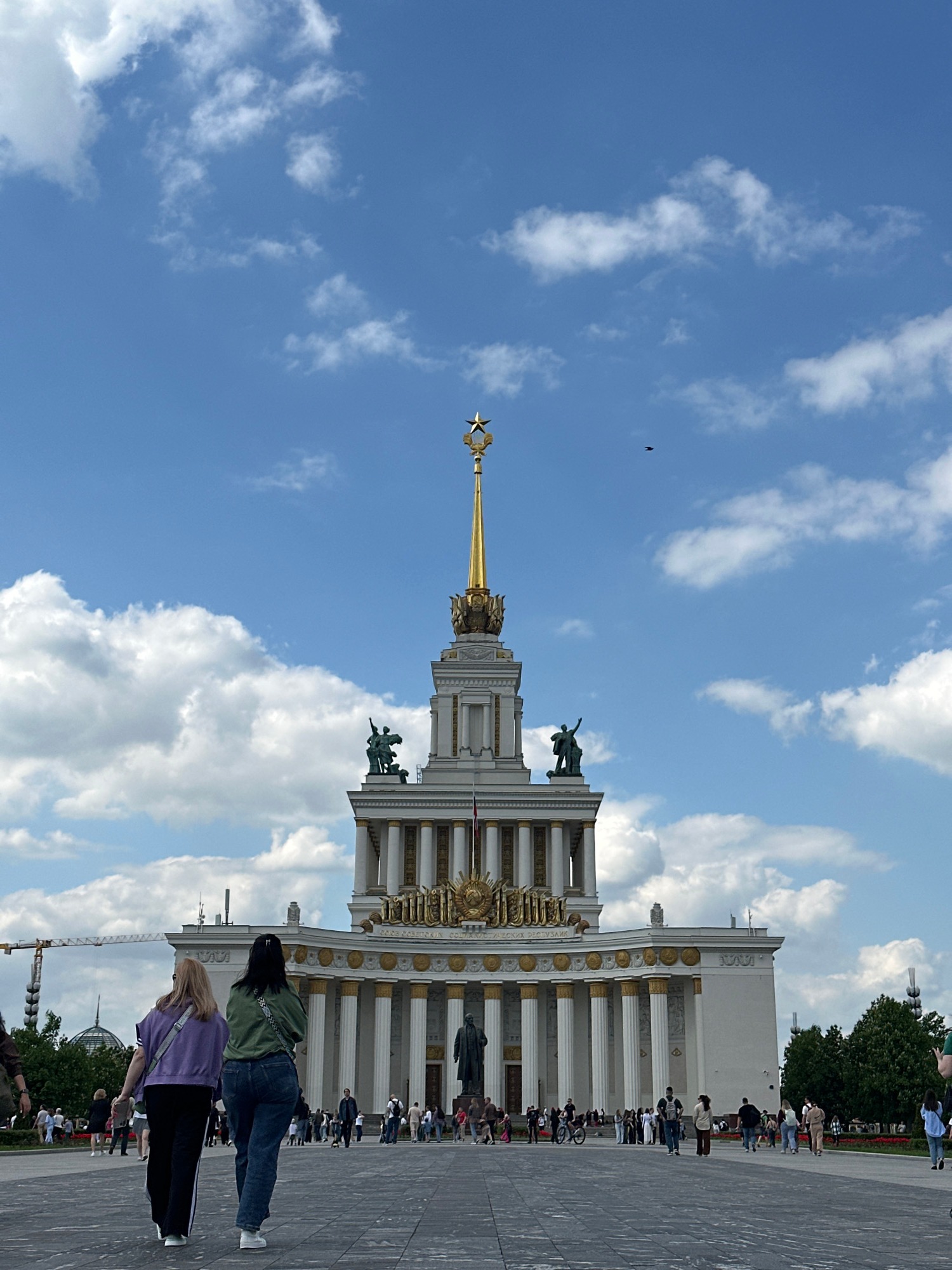 The Crimson Tide: A Bold Visual Statement on Moscow’s Historic Steps