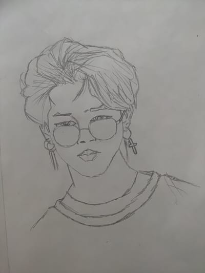 The image is a pencil sketch of a person's head and shoulders. The person has short, wavy hair. They are wearing round glasses and earrings, one of which has a cross-shaped pendant. The person is wearing a collared shirt. The background is plain white paper. The scene does not depict any location in Curitiba, Brazil.