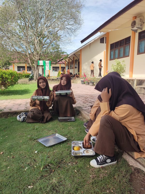 School campus scenes and tree sap documented in Blangriek