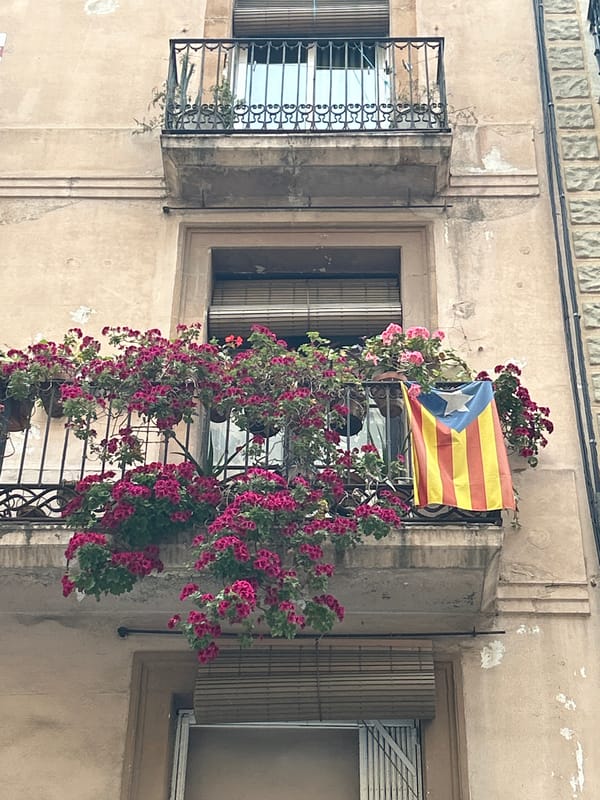 Morning scenes captured around Barcelona buildings and metro system