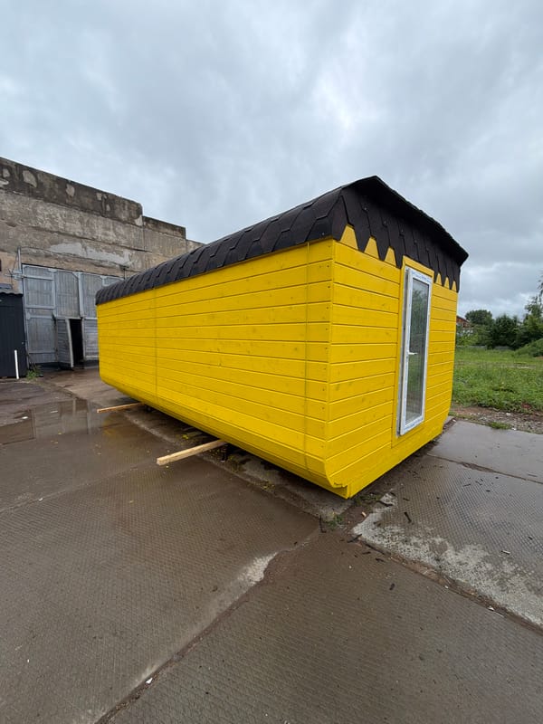 Industrial yard with portable structure observed in Votkinsk, Russia