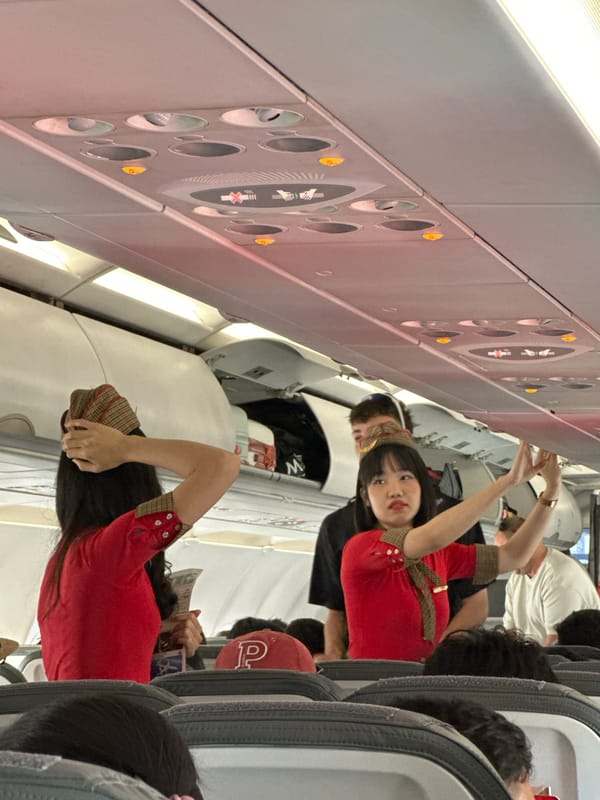 Morning Jetstar flight in and out of Bali's Ngurah Rai Airport