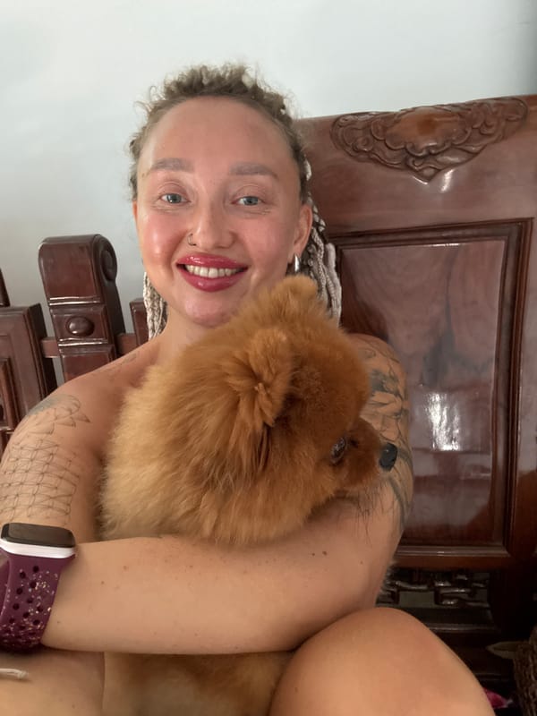 Selfies with a Pomeranian around Nha Trang's streets