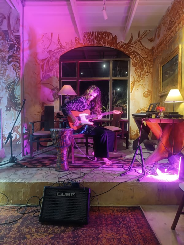 Live music and ambient lighting at a Ko Pha-ngan venue