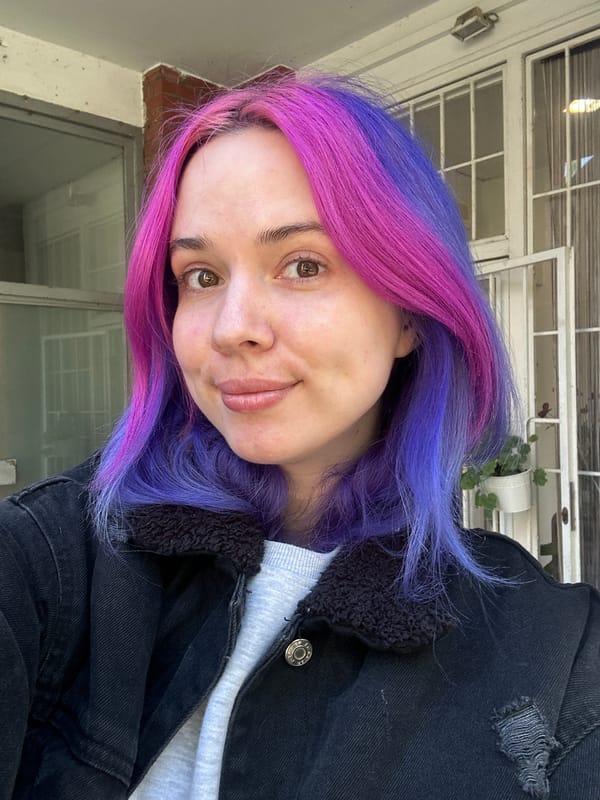 Zagreb resident documents morning nail salon visit with selfie