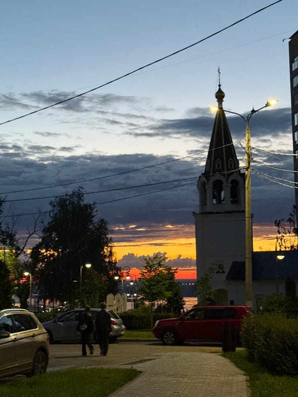 Summer evening walk through Nizhny Novgorod's historic center at sunset