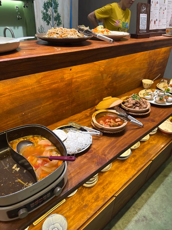 Vegan buffet restaurant interior documented in Đà Nẵng, Vietnam
