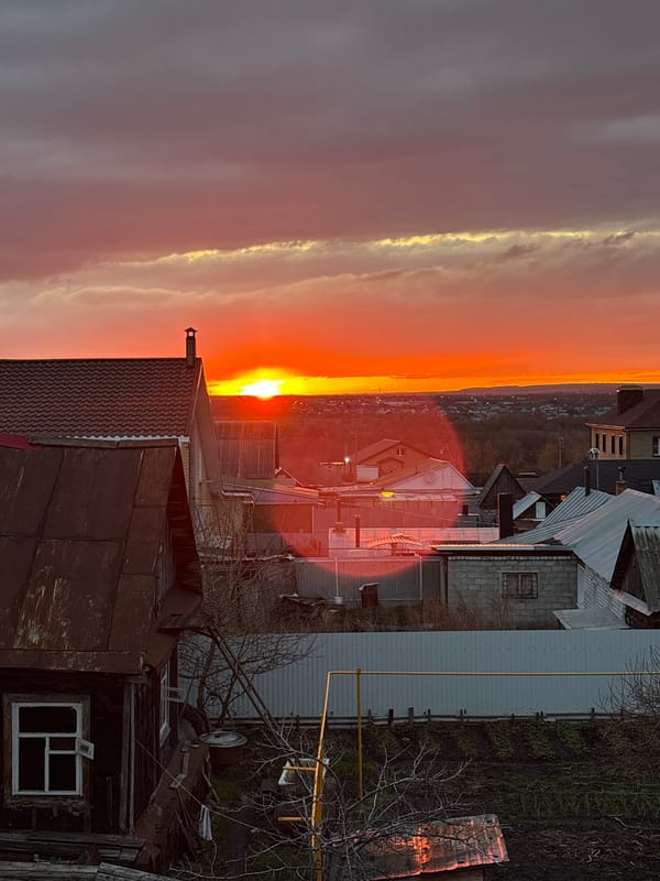 Dramatic sunset captivates Ulyanovsk residents on April 25
