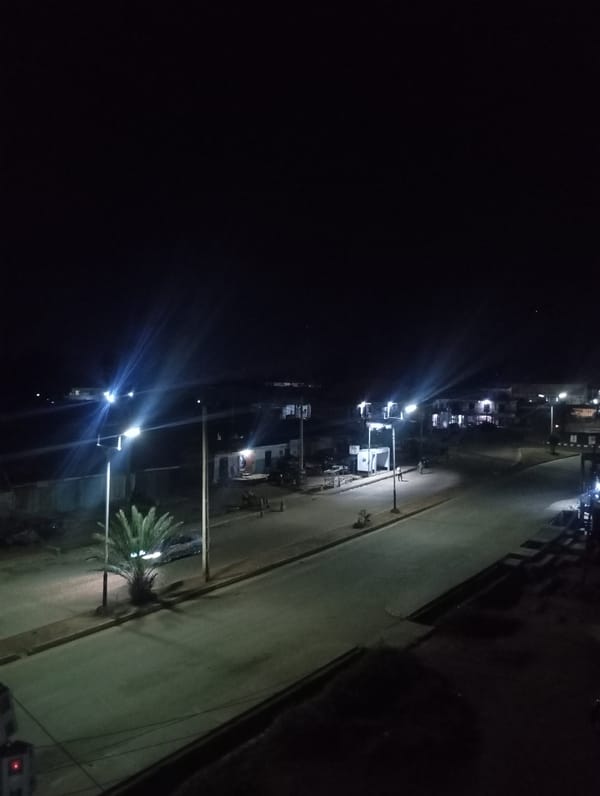 Nighttime urban street scenes documented by witness