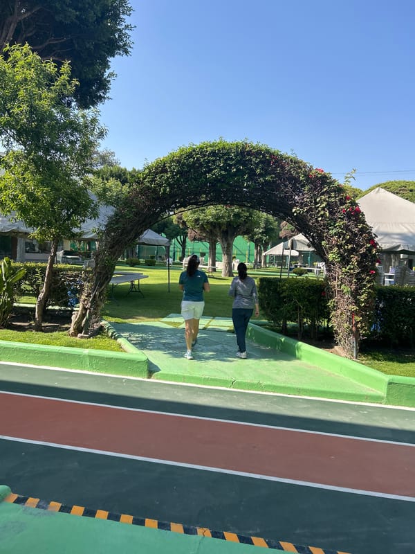 Weekend leisure activities captured at Puebla recreational facility