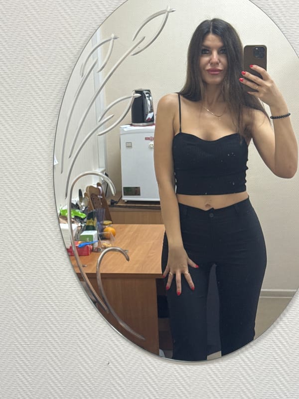 Mirror selfies and yoga in Chaikovsky, cats included