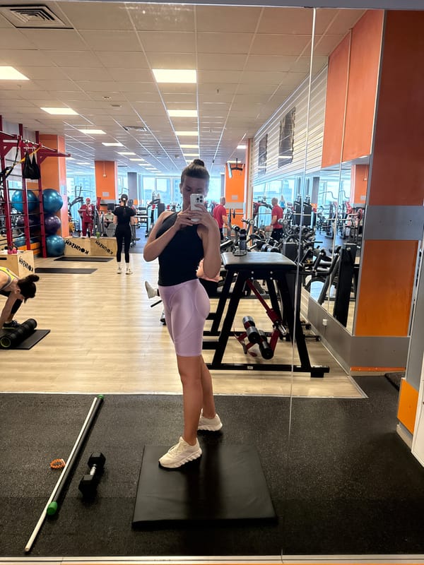 Woman takes gym selfie in Krasnoyarsk, Russia