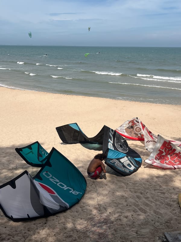 Kitesurfing and beach life along the Phan Thiết coastline