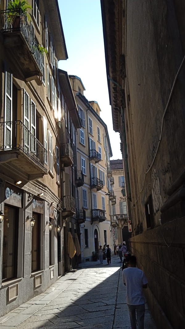 Wandering Milan's streets, squares, and transit on a July afternoon