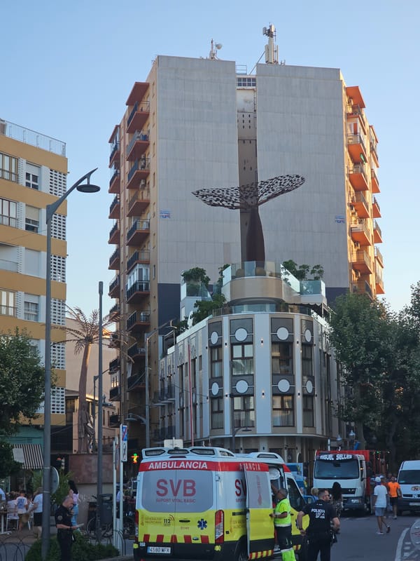 Sailboats, a supercar, and emergency services in Dénia