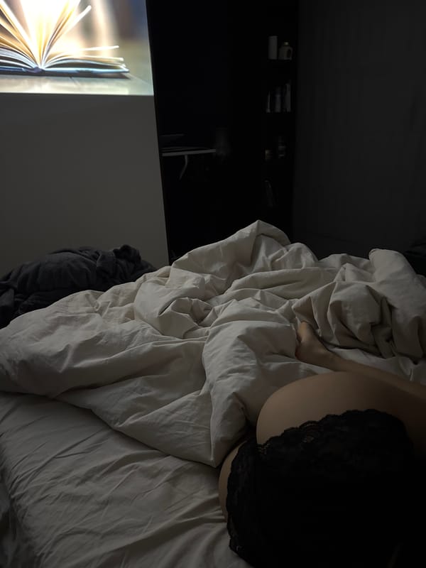 Warsaw resident enjoys bedtime projection viewing session