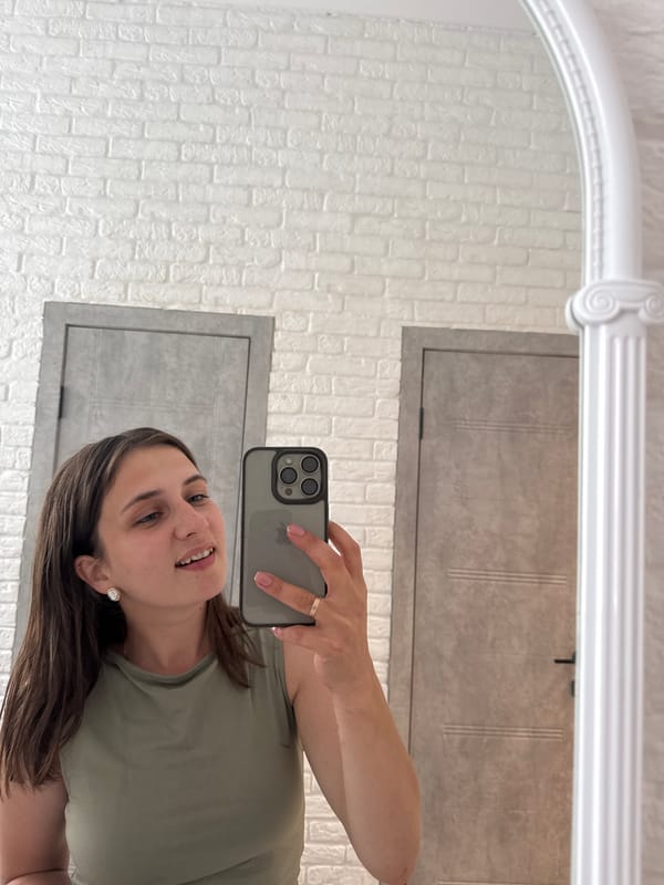 Mirror selfie moment in Vereshchagino, Russia