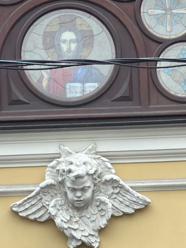 Street-level tour through Saint Petersburg's historic Orthodox architecture