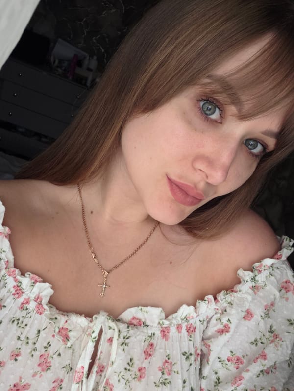 Midday selfies and a coffee moment in Chaikovsky, Russia