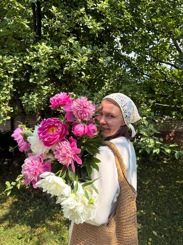 Peony bouquet photoshoot in Russian garden