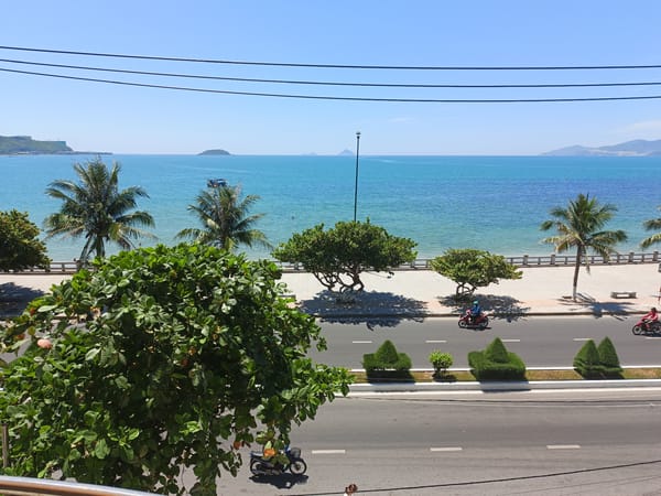 Tourist captures leisurely beach day in Nha Trang, Vietnam