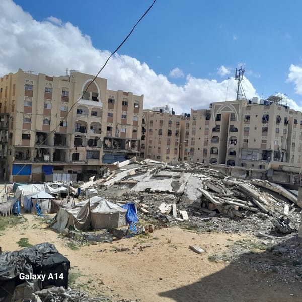 Khan Yunis shows war damage, refugee camps, water distribution