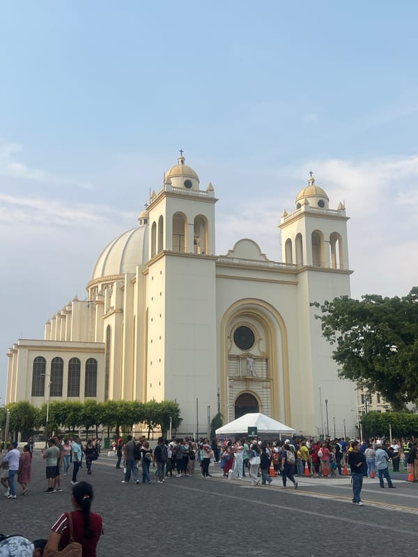Large crowd gathers at San Salvador Cathedral Friday evening