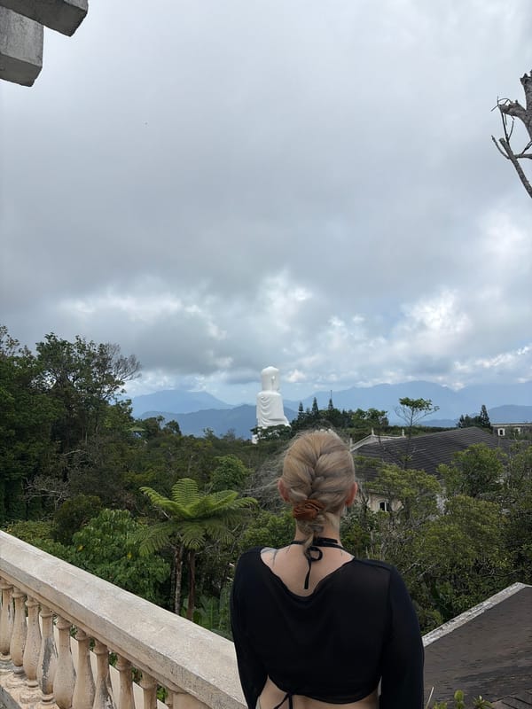 Tourist explores Đà Nẵng's Golden Bridge and Ba Na Hills