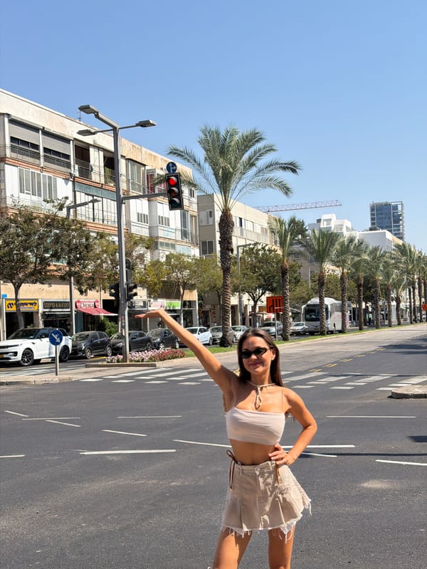 Sunny afternoon selfies and street poses in Tel Aviv