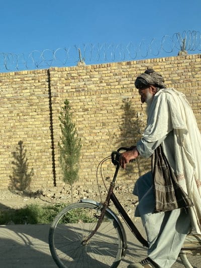 Daily life documented across Kandahar streets in two-minute span