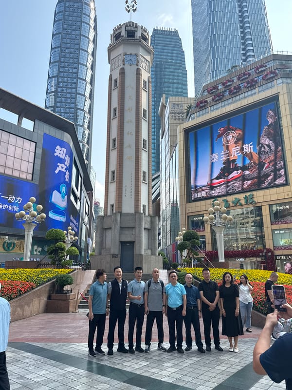 Morning photography sessions captured across Yuzhong District, China