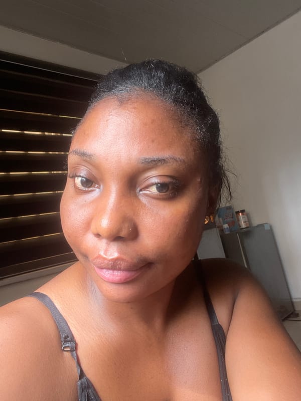 Woman captures morning selfie session at Abuja residence