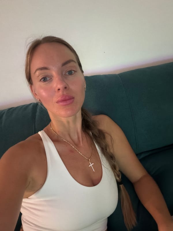 Couch portrait, Finestrat — two near-identical frames