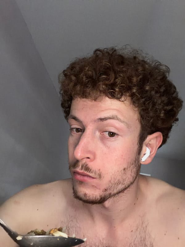 Man documents workout session at New York gymnasium