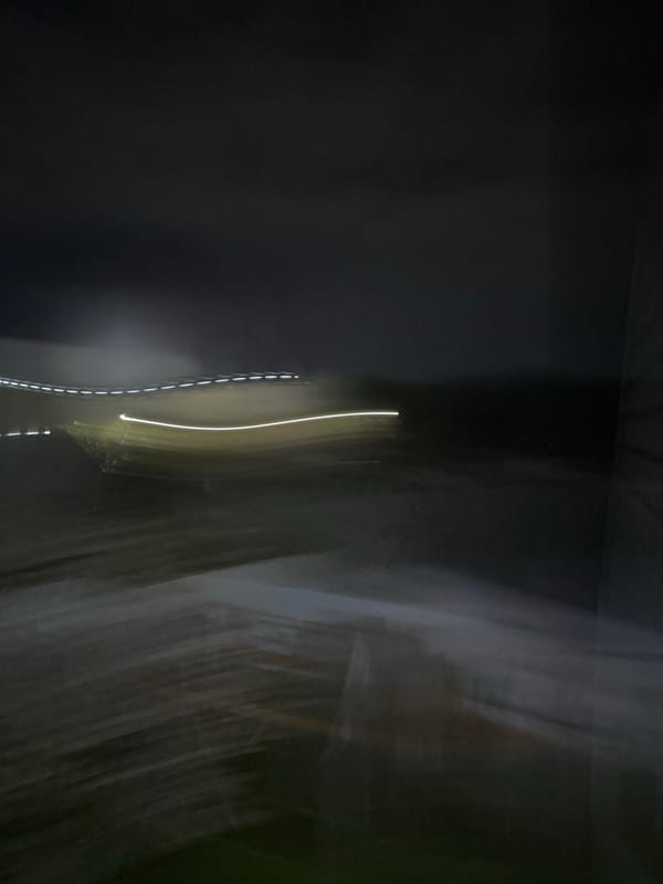 Nighttime light trails and residential scenes captured in Nizhny Novgorod