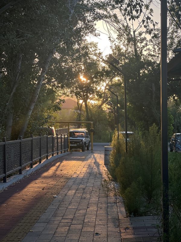 Summer evening stroll through Tashkent's streets and parks